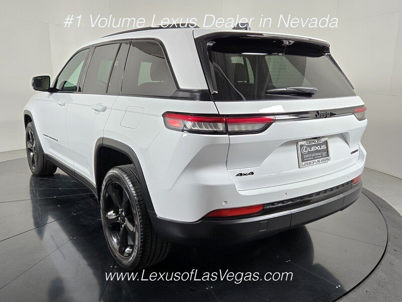Used 2024 Bright White Clearcoat Jeep Limited image 4