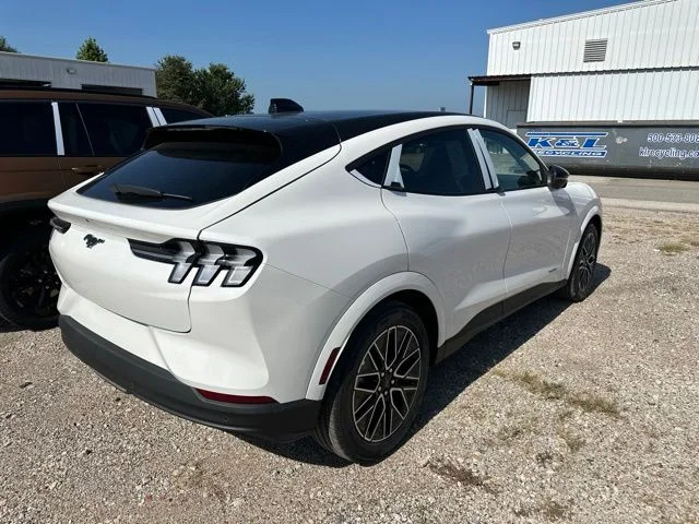 New 2026 Star White Metallic Tri-coat Ford Premium image 4
