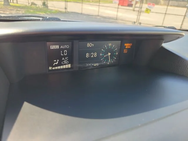 Used 2018 Silver Subaru 2.5i Limited image 20