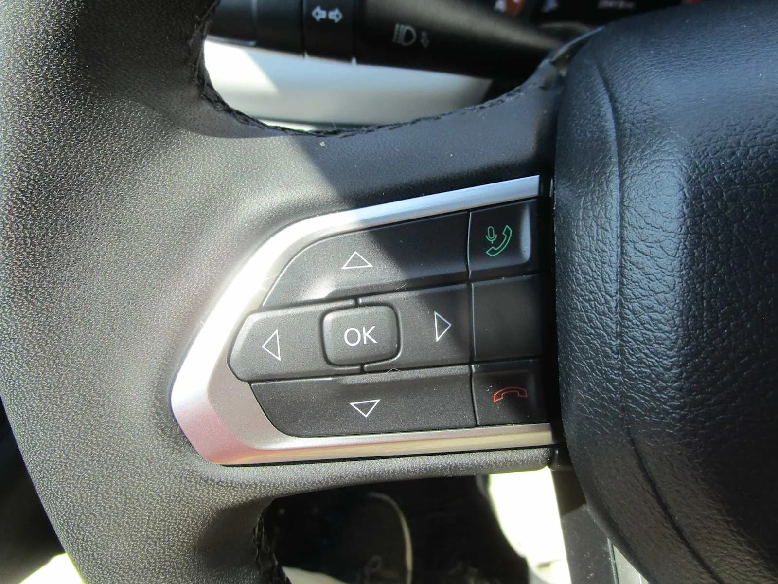 Used 2023 Bright White Clearcoat Jeep Limited image 31