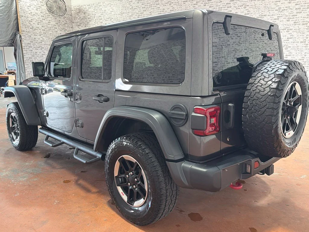 Used 2018 Granite Crystal Metallic Clearcoat Jeep Unlimited Rubicon image 5