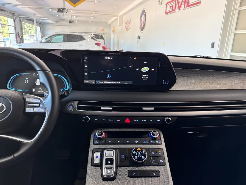 Used 2025 White Hyundai XRT image 19