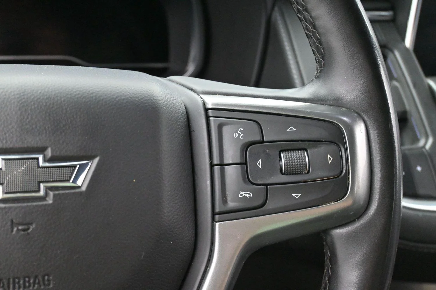 Used 2024 Black Chevrolet Z71 image 21