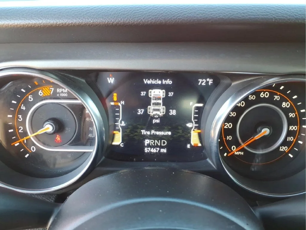 Used 2021 Red Jeep Sport S image 20