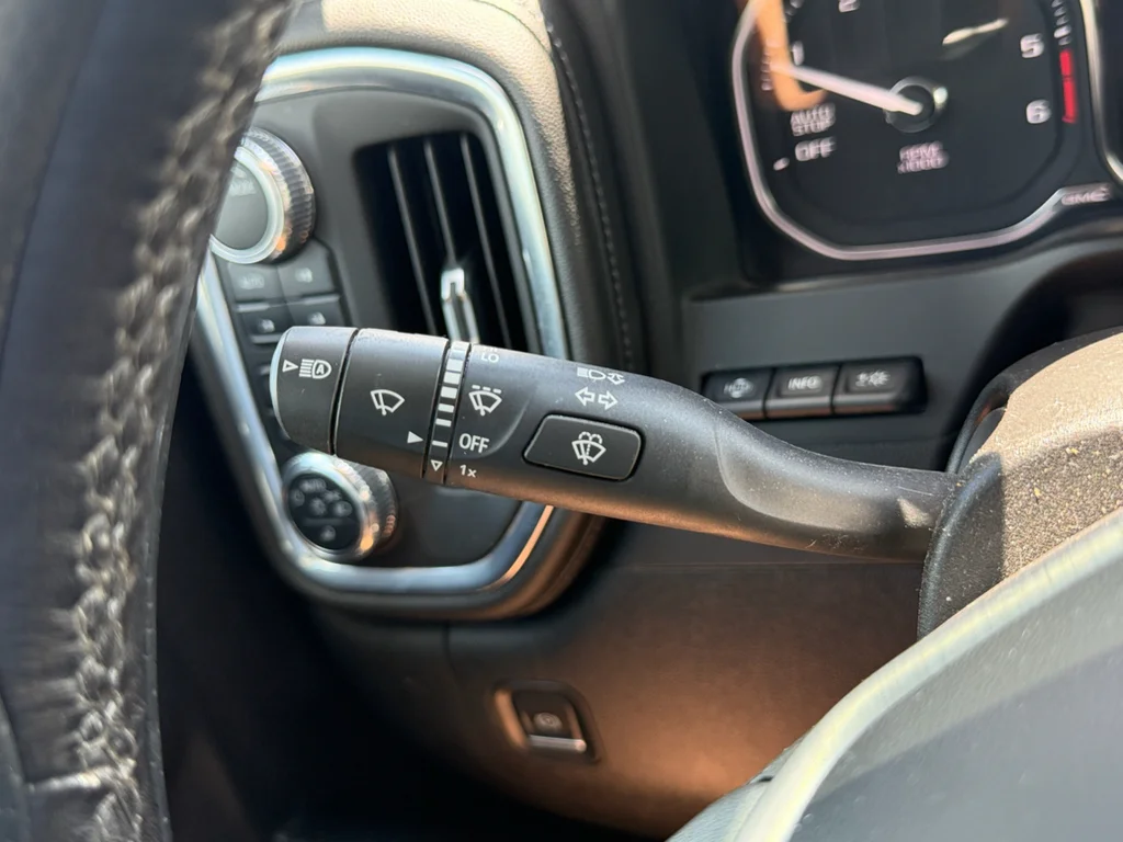 Used 2021 Onyx Black GMC Denali image 14