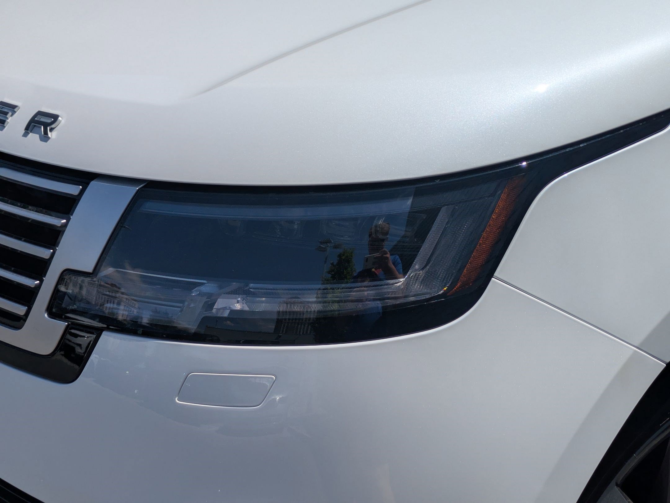 2025 Land Rover Range Rover SV - Photo 9