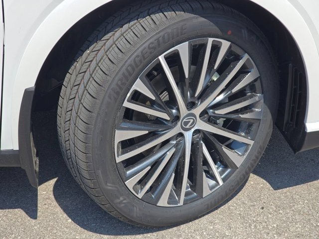 New 2026 Eminent White Pearl Lexus PREMIUM PLUS image 24