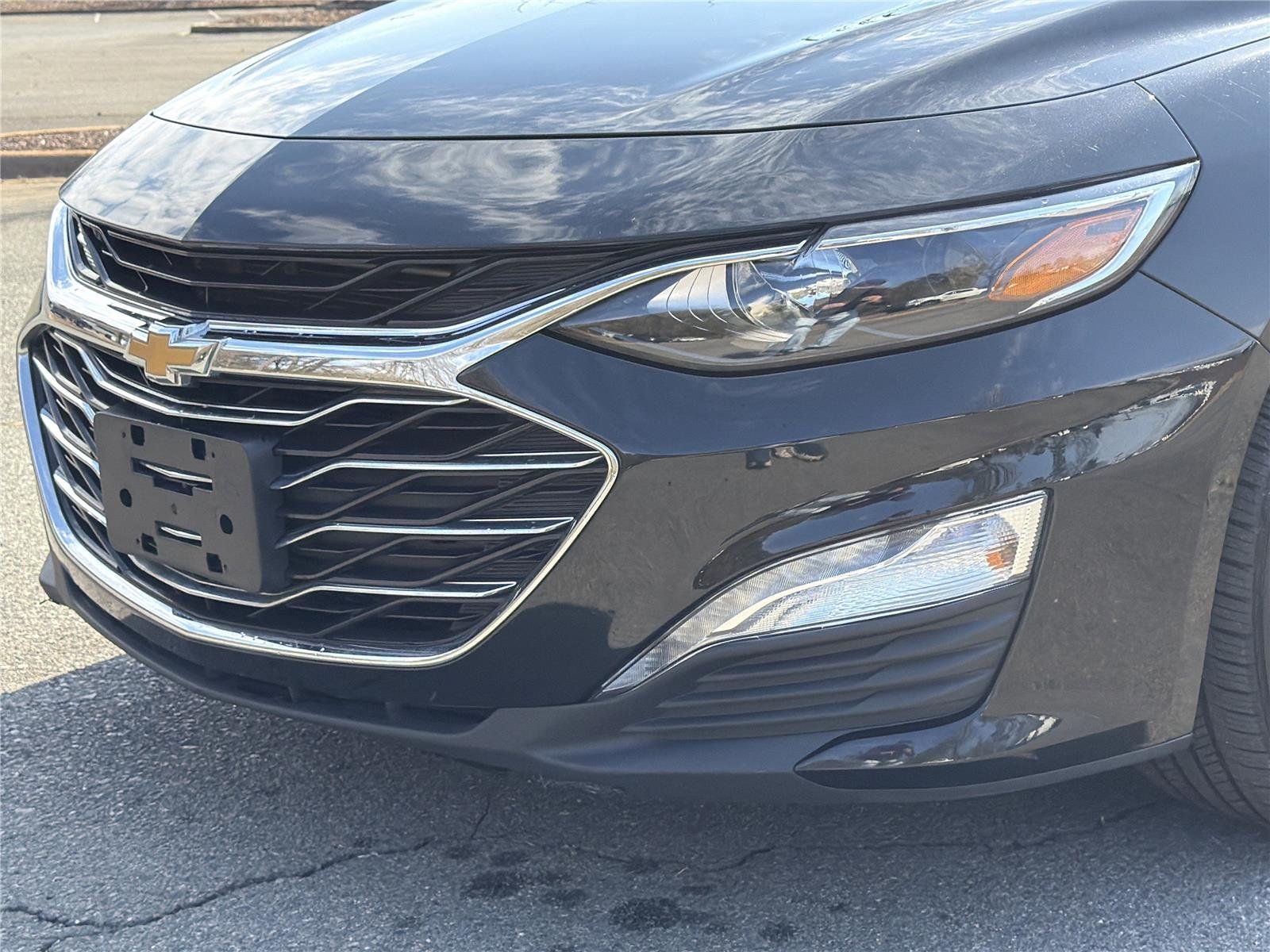 Used 2025 Mosaic Black Metallic Chevrolet LT image 29