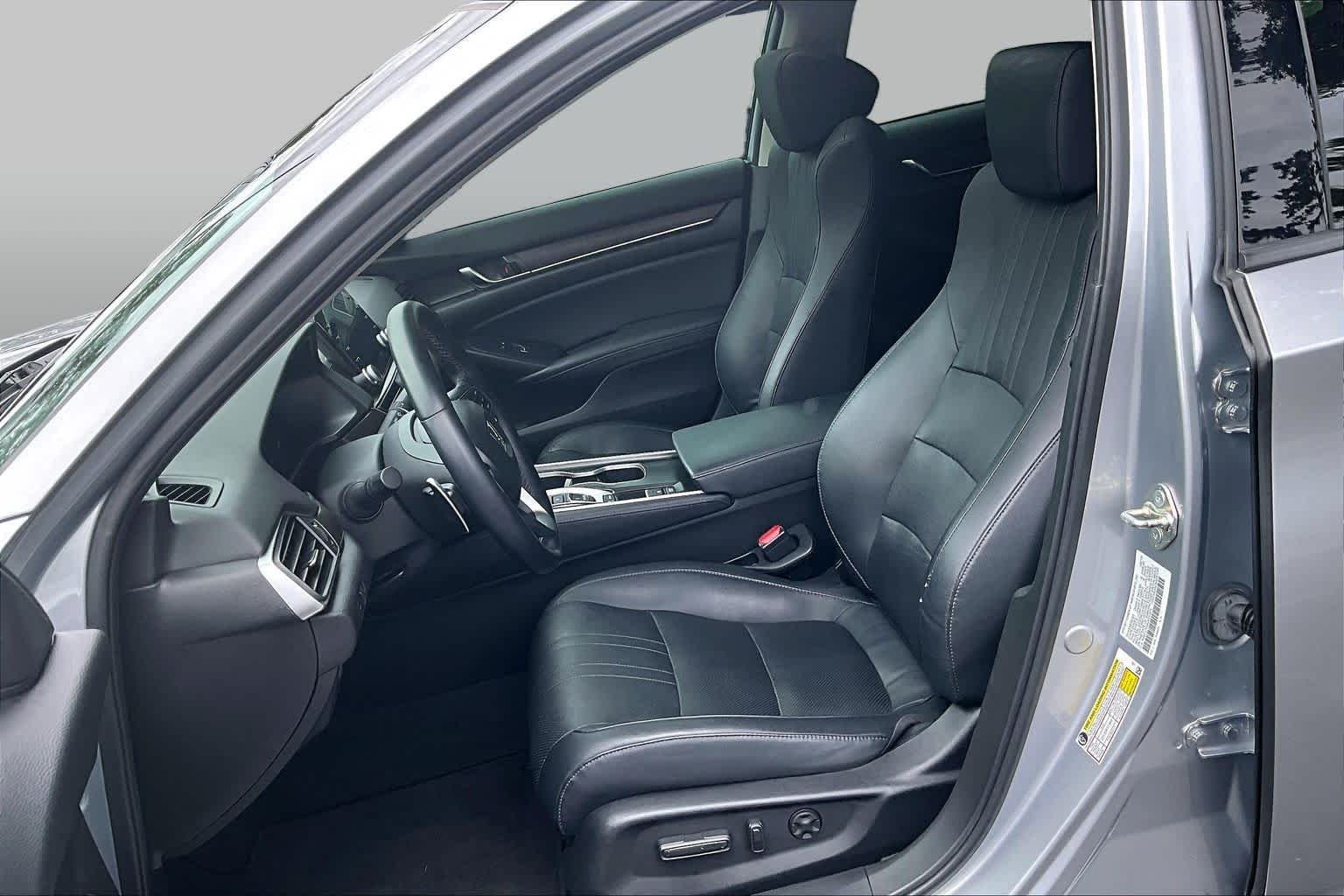 Used 2018 Lunar Silver Metallic Honda EX-L 2.0T image 8