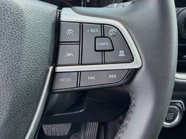 Used 2026 Pearl Toyota XLE image 37