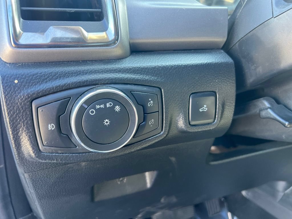 Used 2022 Oxford White Ford XLT image 25