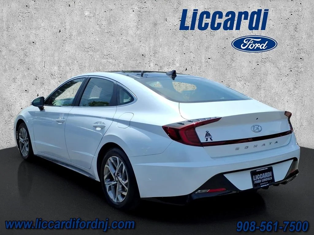Used 2021 Gray Hyundai SEL image 4