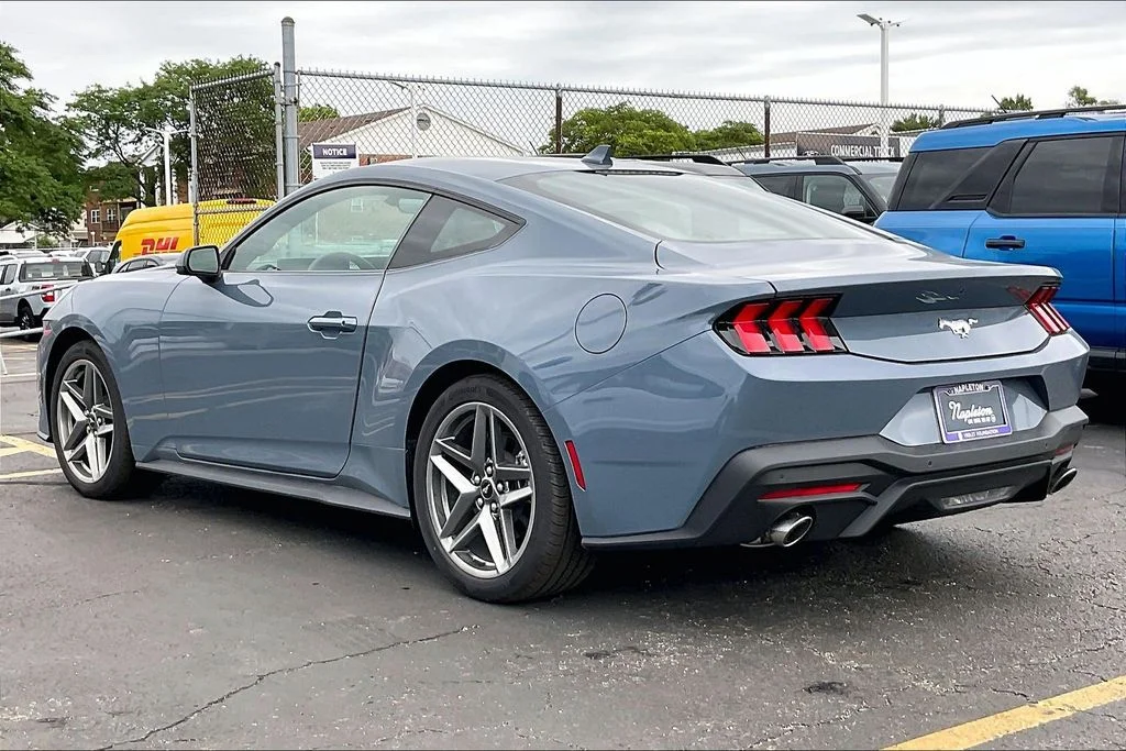 2025 Ford Mustang EcoBoost Fastback - Photo 10