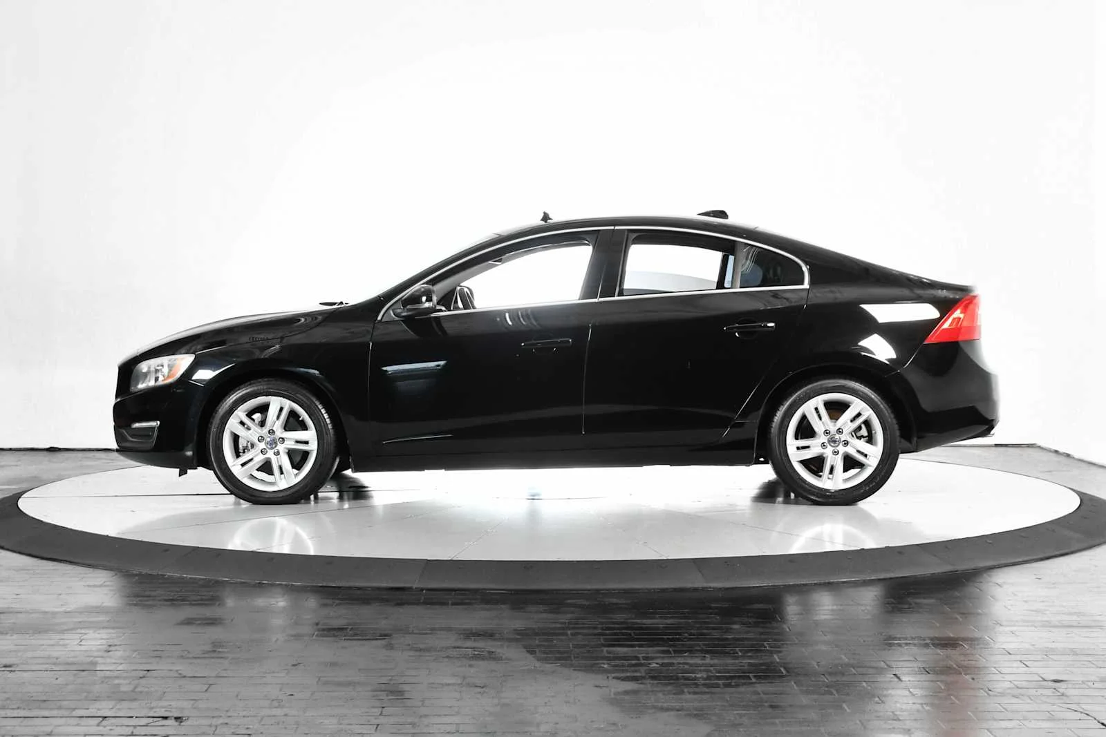 Used 2014 Volvo S60 T5 with VIN YV1612FS7E2277312 for sale in Dallas, TX