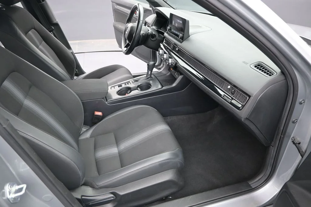 Used 2024  Honda Sport image 14