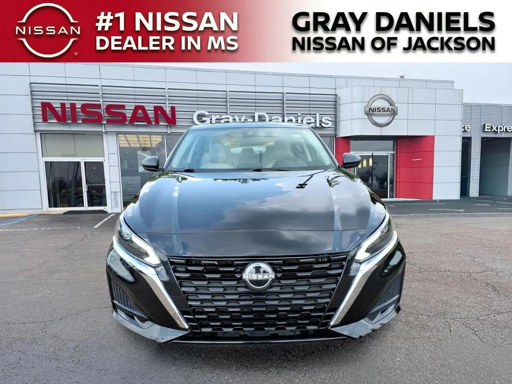 Used 2025 Black Nissan 2.5 SV image 2