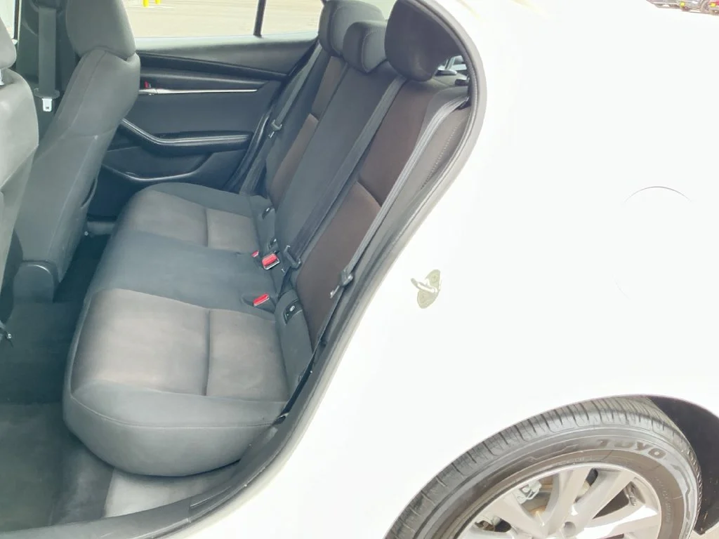 Used 2021 White Mazda 2.5 S image 28