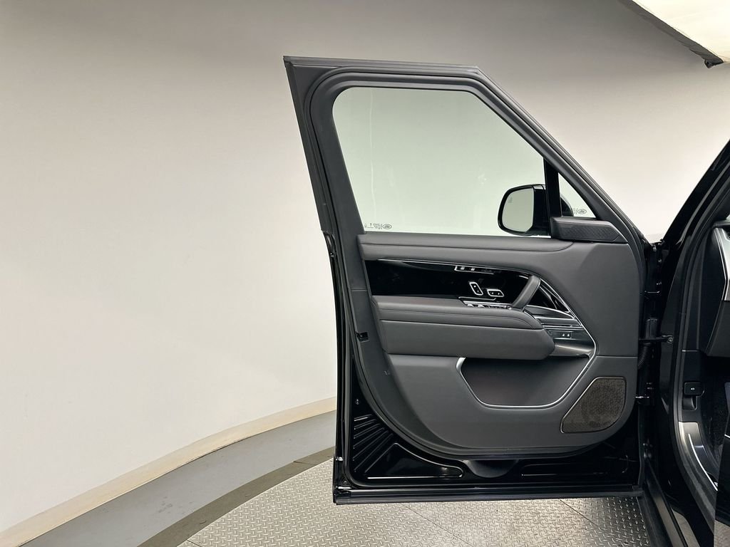 New 2026 Santorini Black Land Rover Autobiography image 18