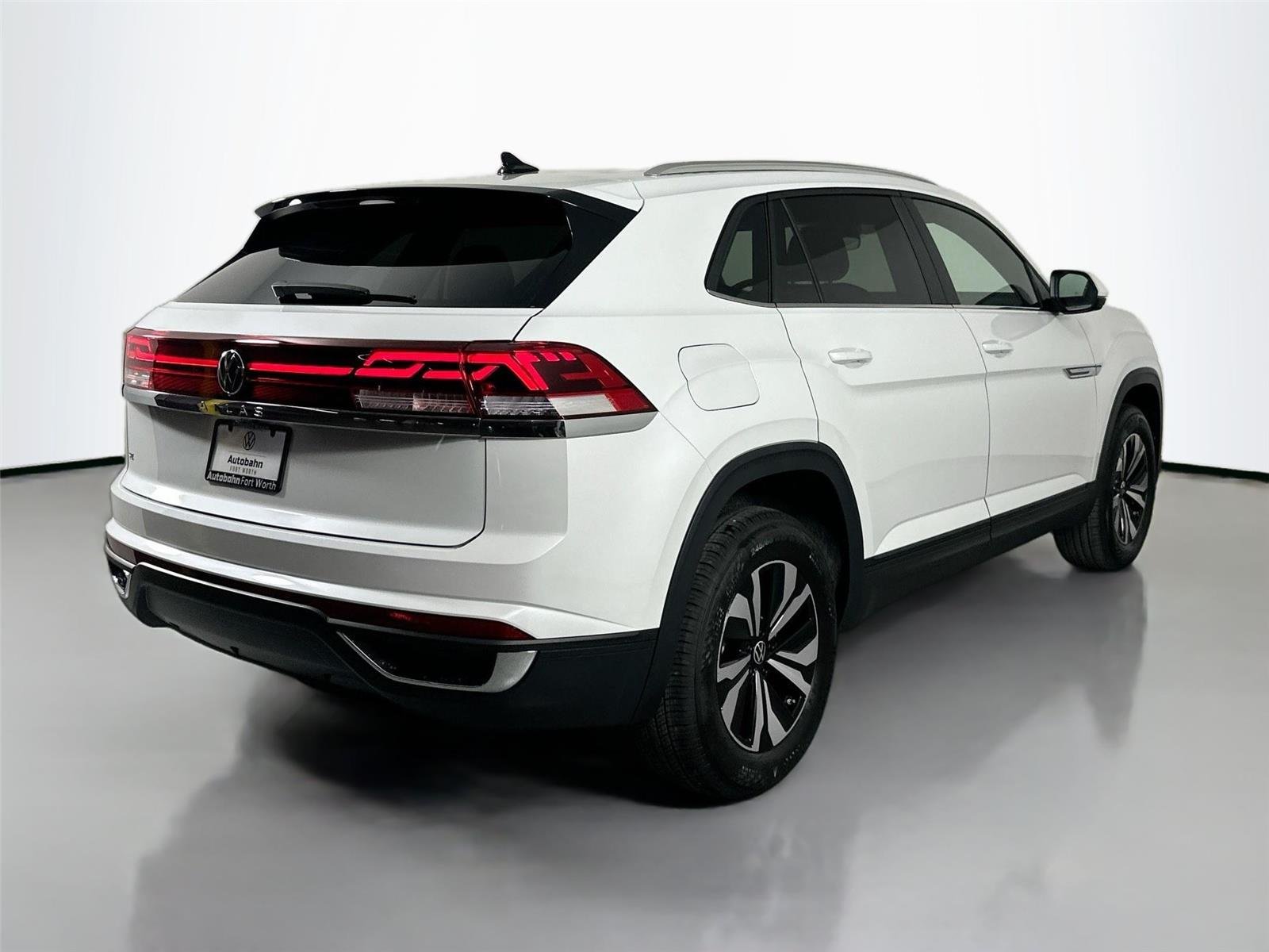 New 2026 Opal White Pearl Volkswagen 2.0T SE image 4