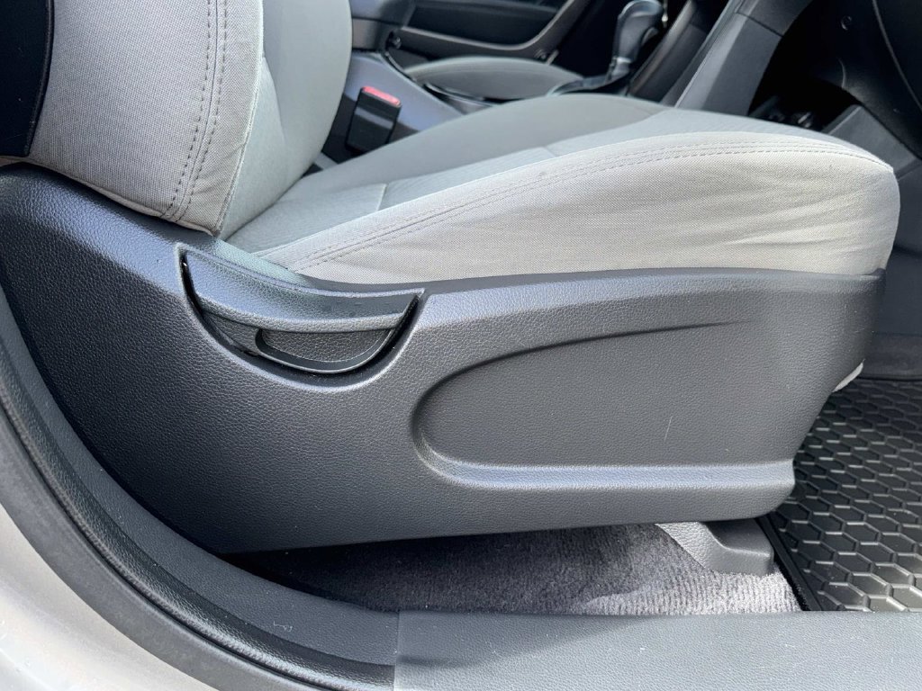 Used 2016 Gray Hyundai 2.4 Base image 9