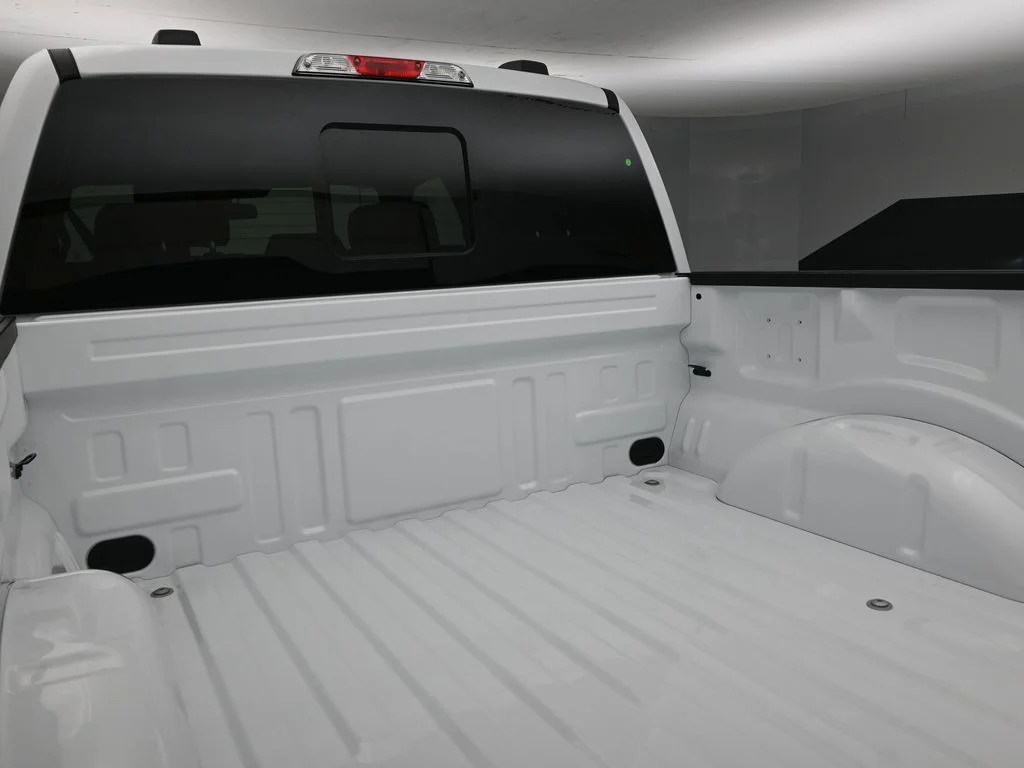 New 2026 Oxford White Ford XLT image 23