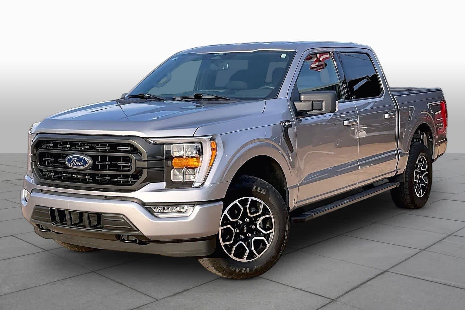 Used 2023 Iconic Silver Ford XLT image 2
