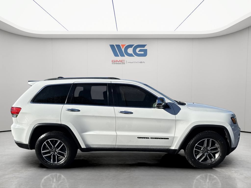 Used 2019  Jeep Limited image 2