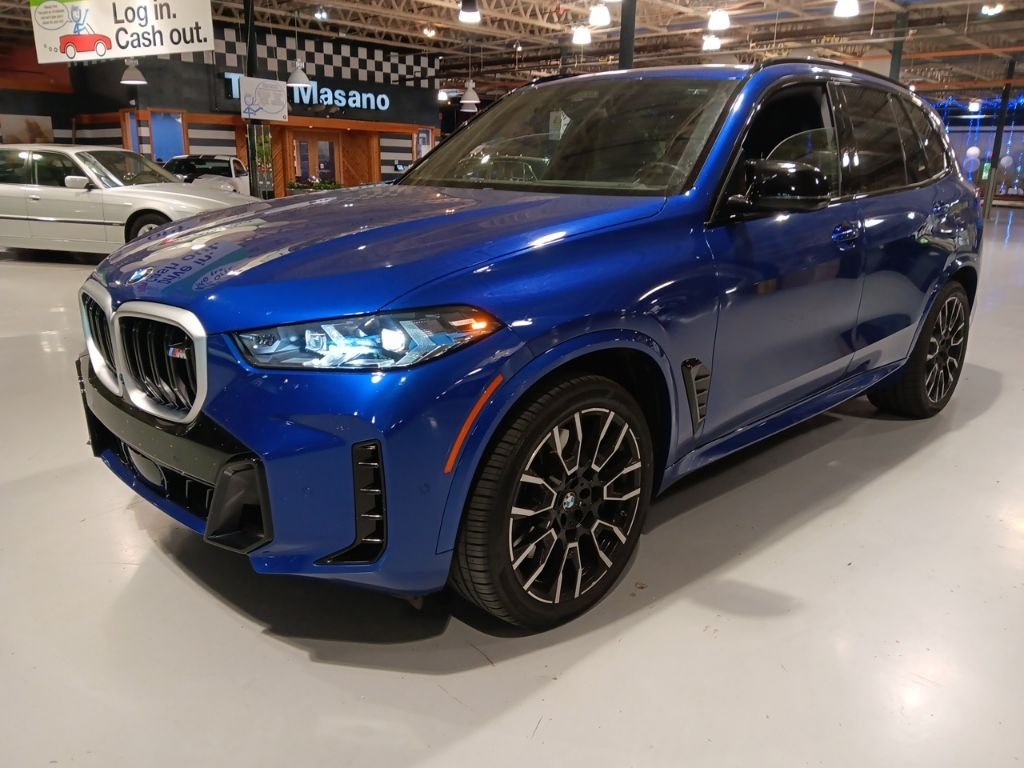 2025 BMW X5 M60i's photo