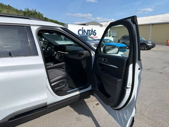 New 2026 Space White Metallic Ford ST-Line image 28
