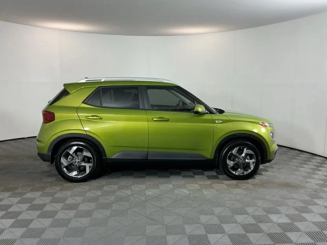 Used 2021 Green Hyundai SEL image 4