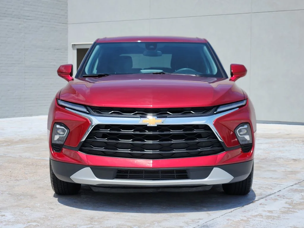Used 2025 Radiant Red Tintcoat Chevrolet LT image 3