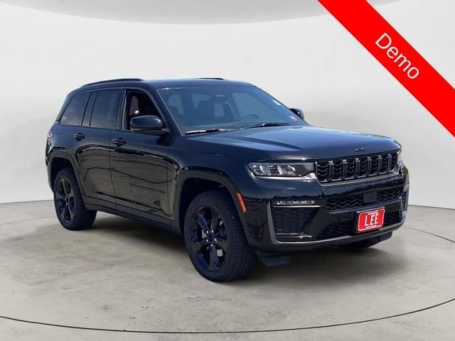New 2026 Diamond Black Jeep LIMITED 4X4 image 7