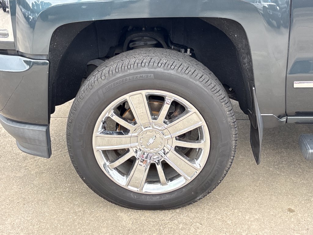 Used 2018 Gray Chevrolet High Country image 10