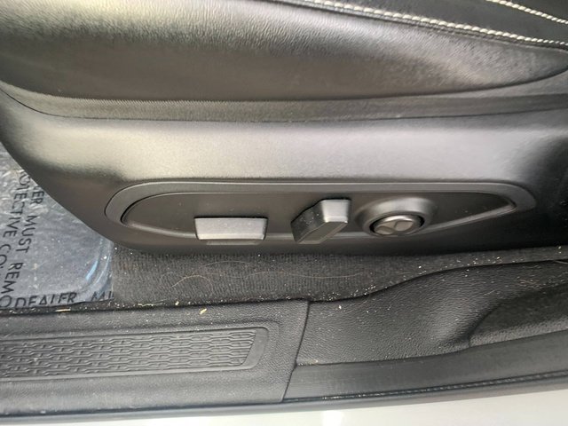Used 2023 Silver Jeep Limited image 21