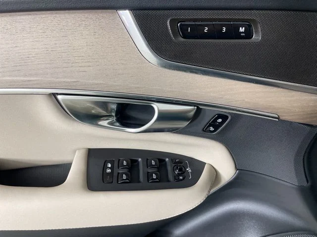 2025 Volvo XC90 Core - Photo 21