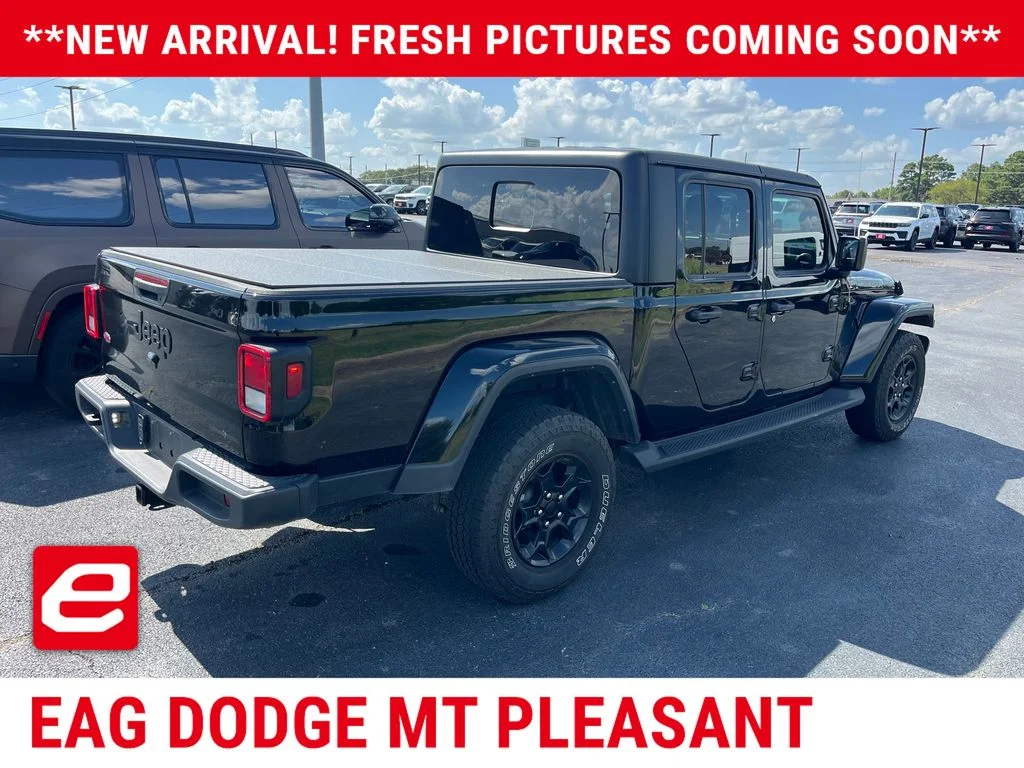 Used 2023 Black Jeep Texas Trail image 4