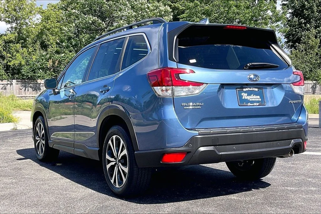 Used 2020 Blue Subaru Limited image 10