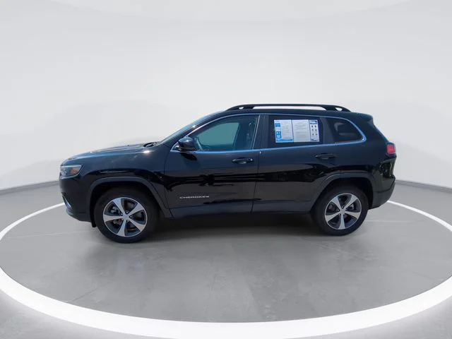 Used 2022 Black Jeep Limited image 4