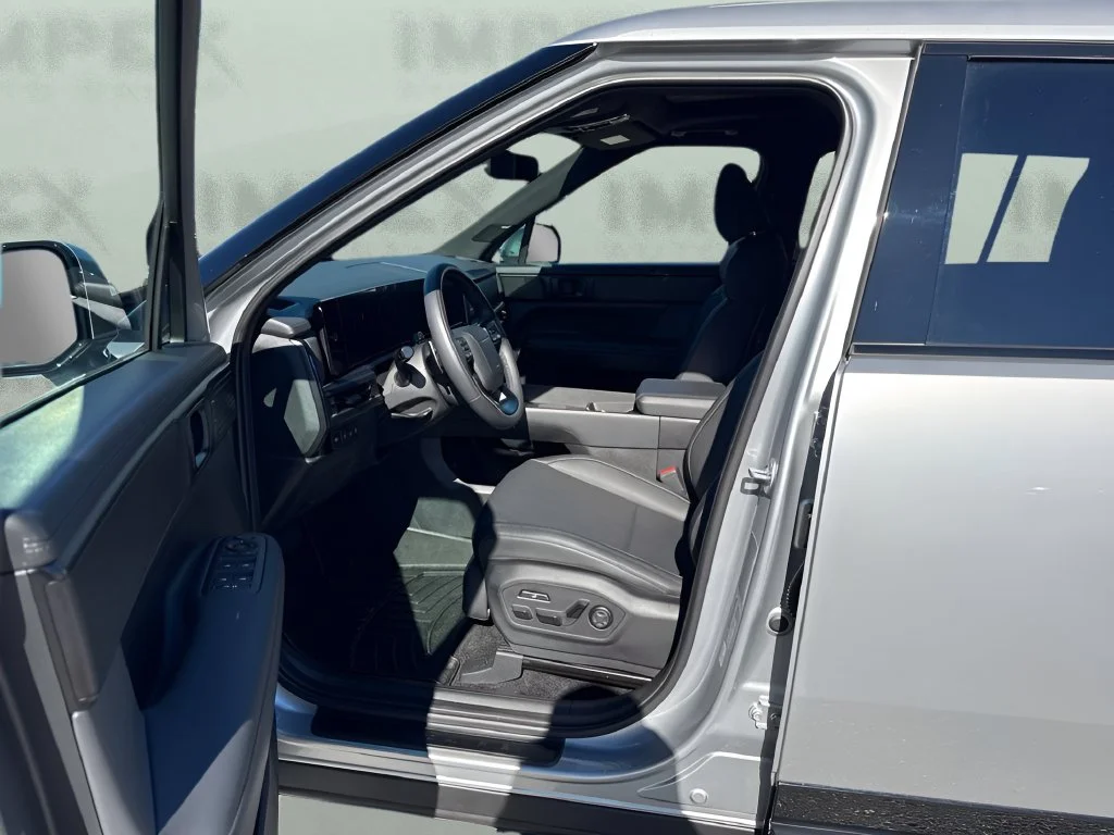 Used 2026 Silver Hyundai Calligraphy image 9