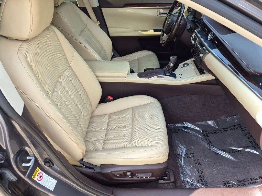 Used 2016 Gray Lexus 350 image 32