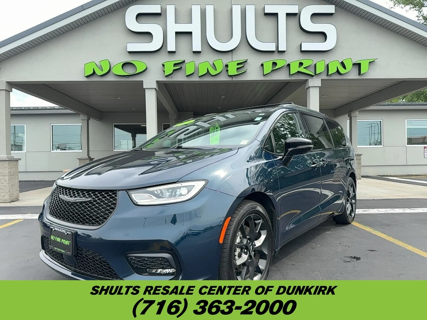Used 2025 Fathom Blue Pearlcoat Chrysler Limited image 1