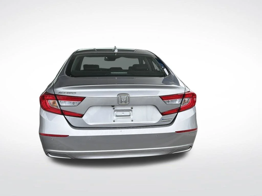 Used 2020 Lunar Silver Metallic Honda Touring image 5