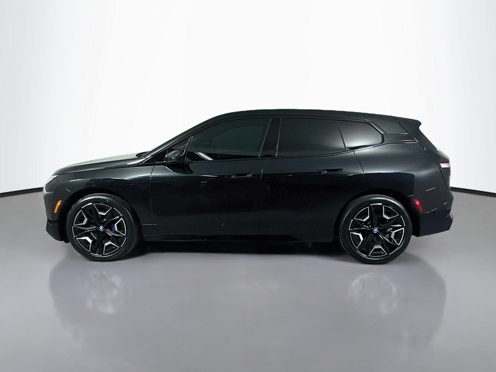Used 2024 Black Sapphire Metallic BMW xDrive50 image 8