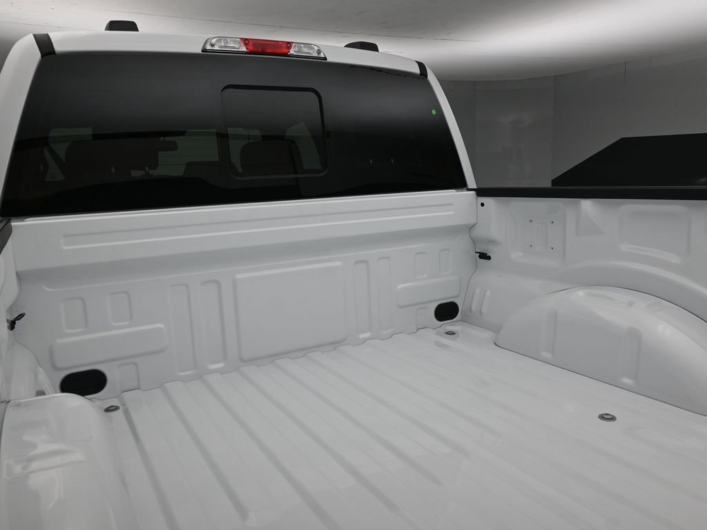 New 2026 Oxford White Ford XLT image 23