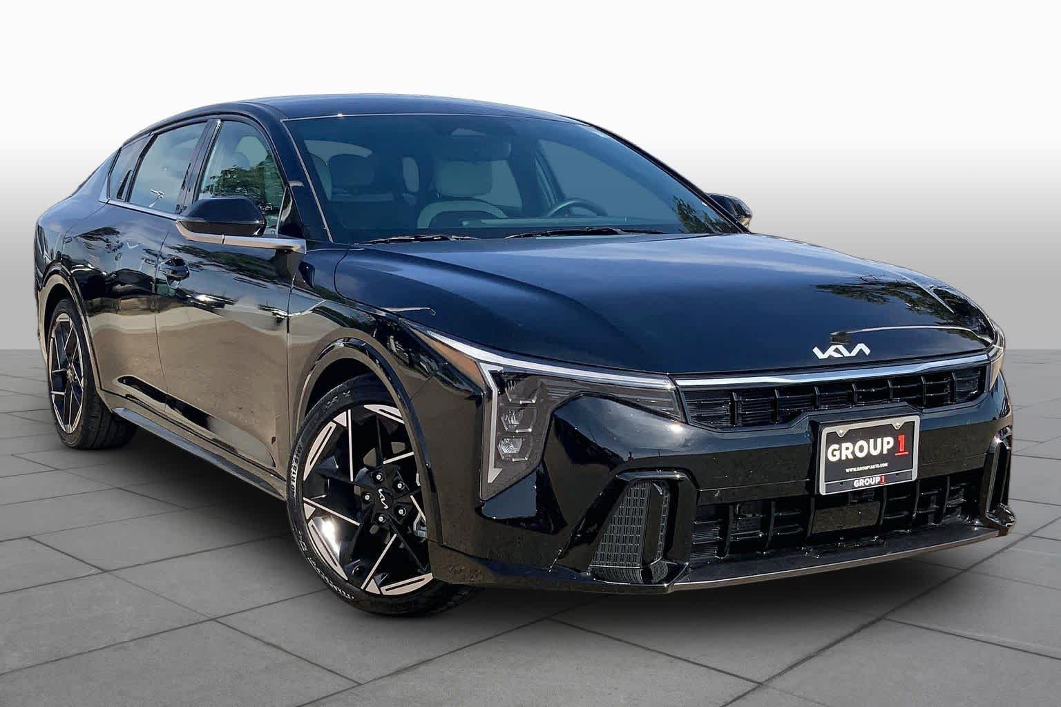 Used 2026 Aurora Black Pearl Kia GT-Line image 3