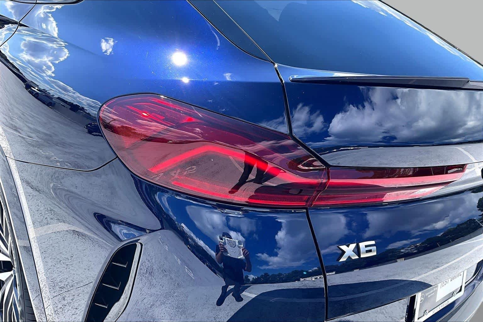 Used 2022 Tanzanite Blue II Metallic BMW M50i image 29