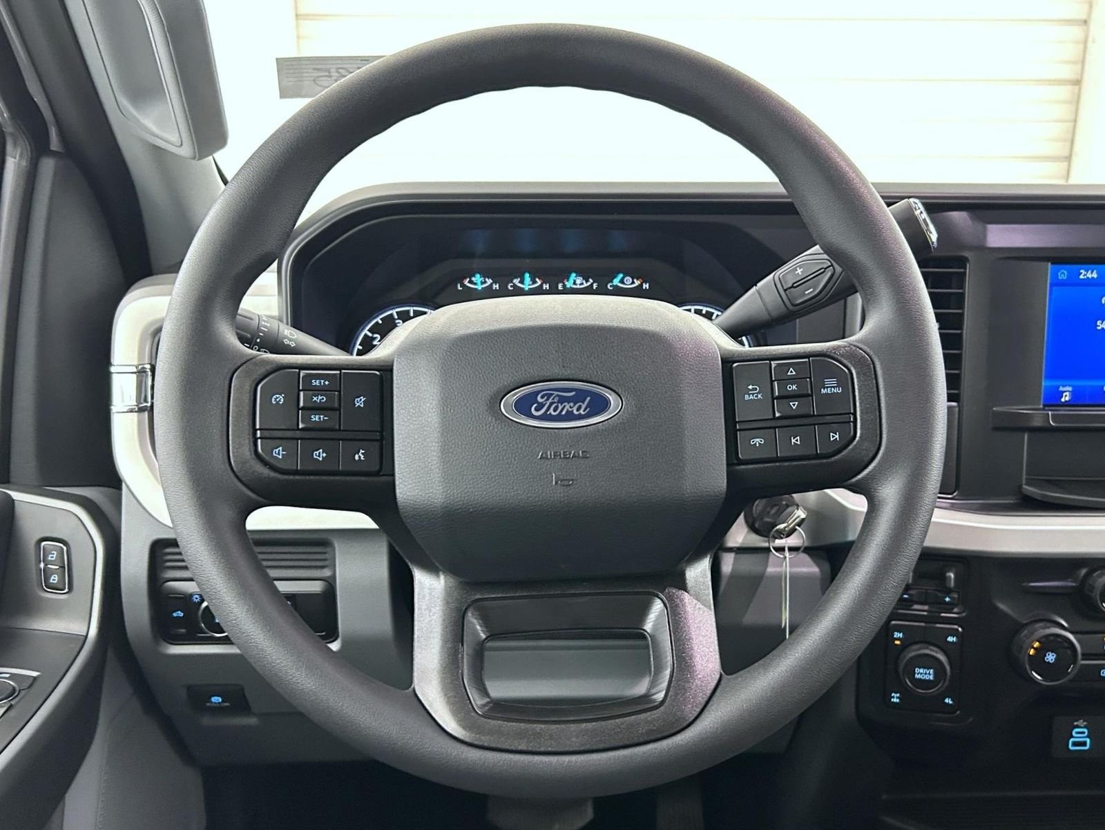 New 2026 Oxford White Ford XL image 11