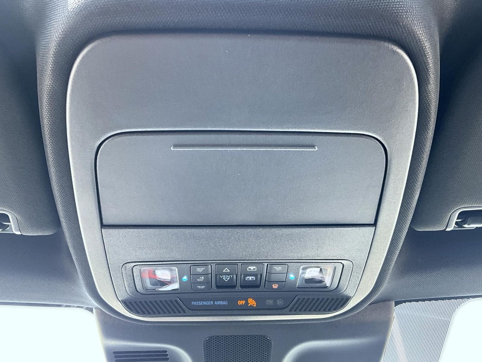 New 2027 Star White Metallic Tri-Coat Ford Platinum image 18