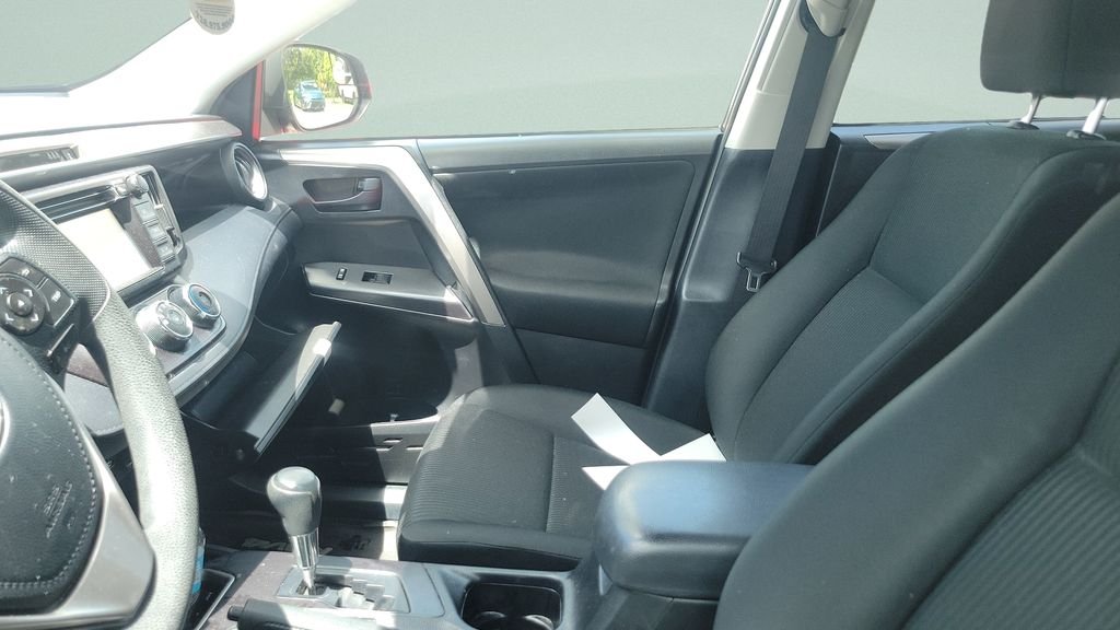 Used 2018 Gray Toyota LE image 5