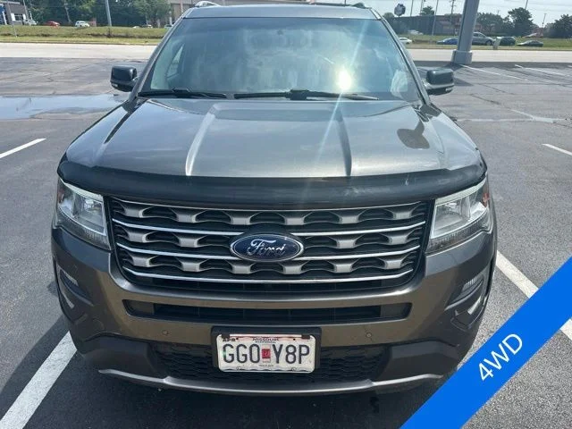 Used 2017 Magnetic Metallic Ford XLT image 2